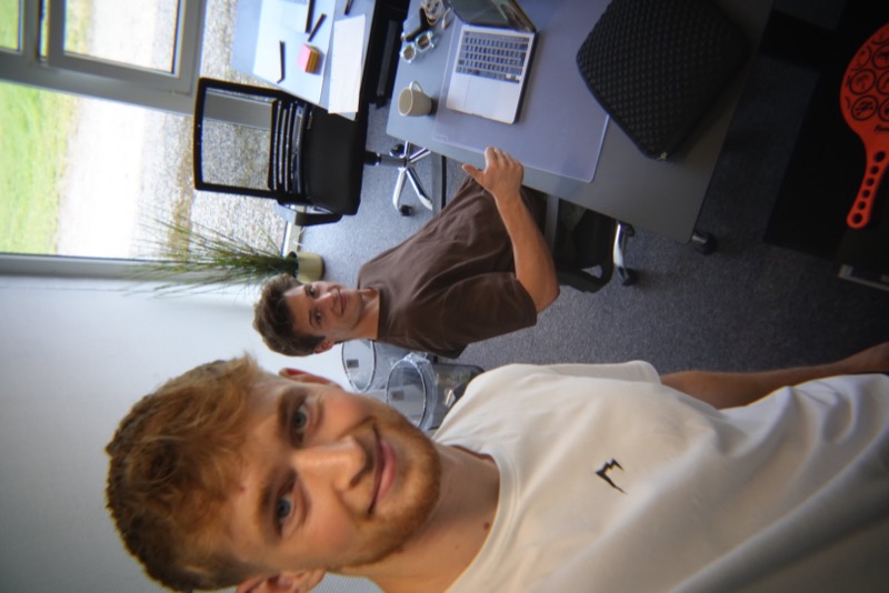 Bag kameraet — ClicknContent