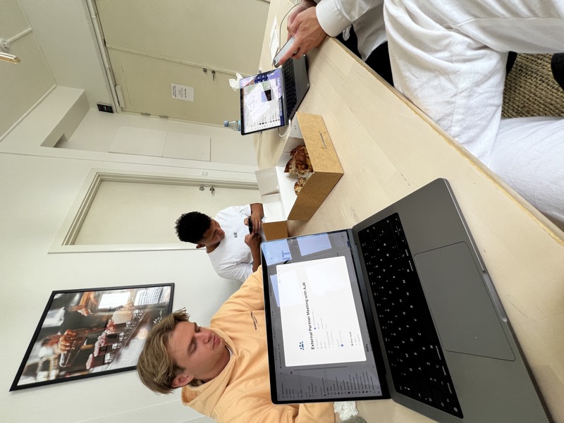 Bag kameraet — ClicknContent