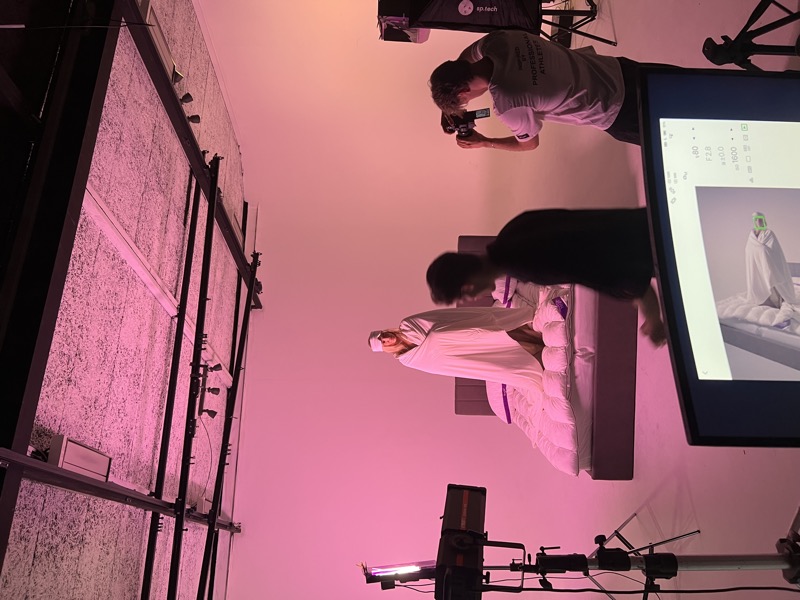 Bag kameraet — ClicknContent